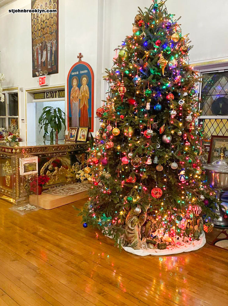 Православная церковь в Бруклине с молитвой отпраздновала Рождество Христово