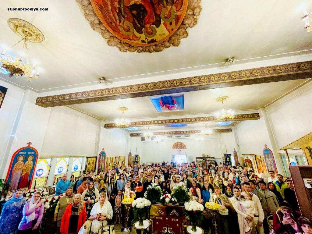 В православном соборе в Бруклине совершено Пасхальное богослужение