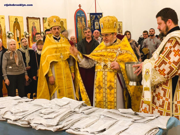 Собор благоукрашается: освящен комплект облачений для священнослужителей