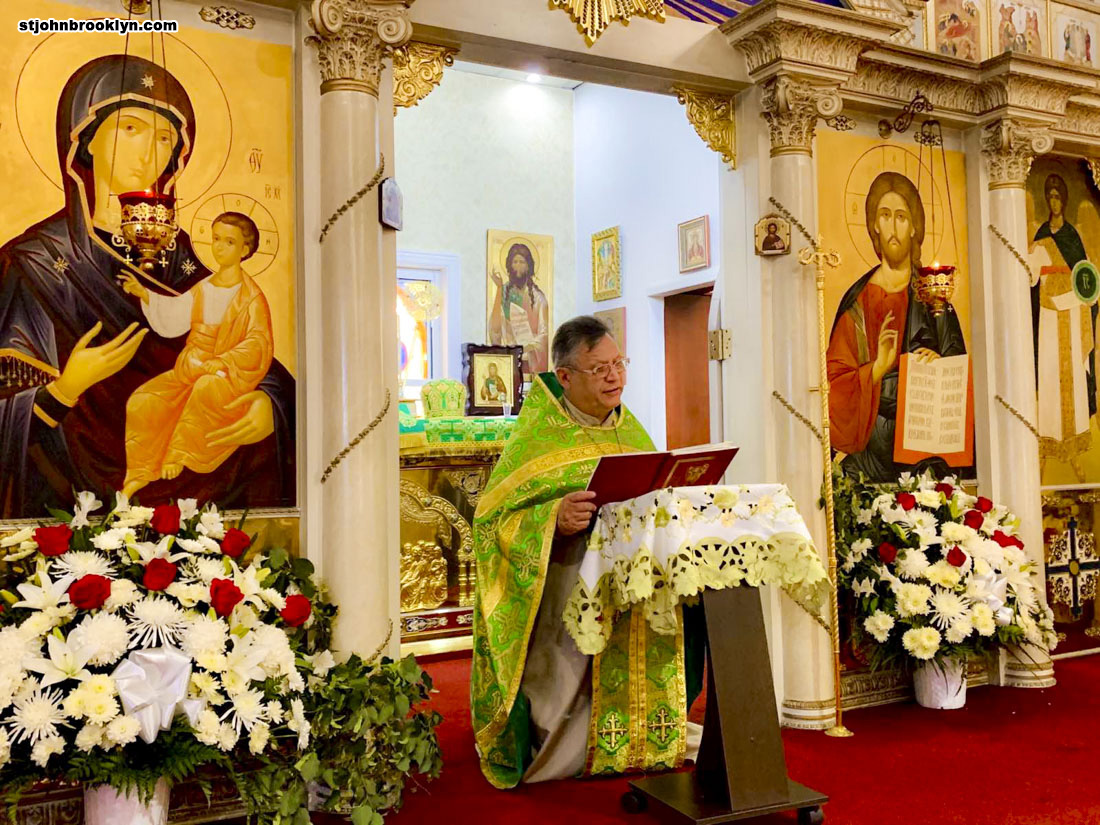 При большом собрании верующих в Бруклинском православном соборе отметили праздник Троицы