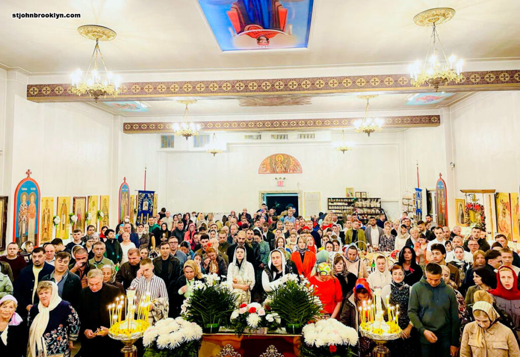 В православном соборе в Бруклине совершено Пасхальное богослужение