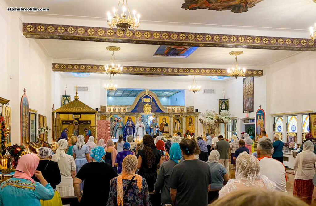 В православной церкви в Бруклине отметили Успение Божией Матери
