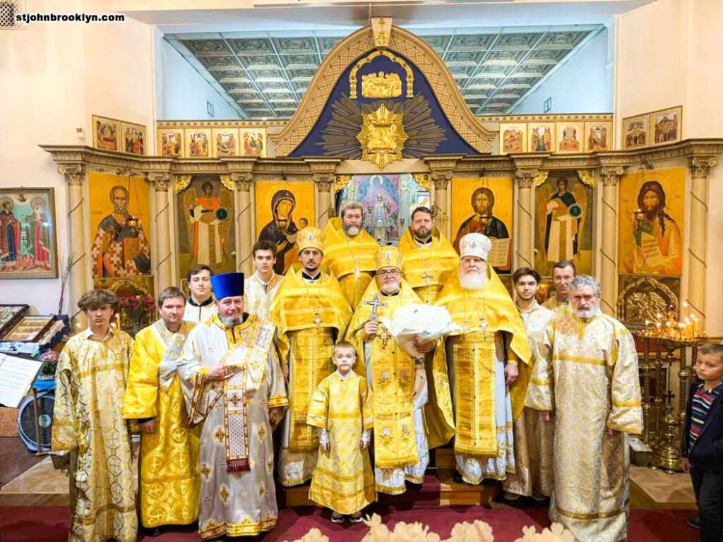Православная церковь в Бруклине. Литургия в Неделю 13-ю после Пятидесятницы