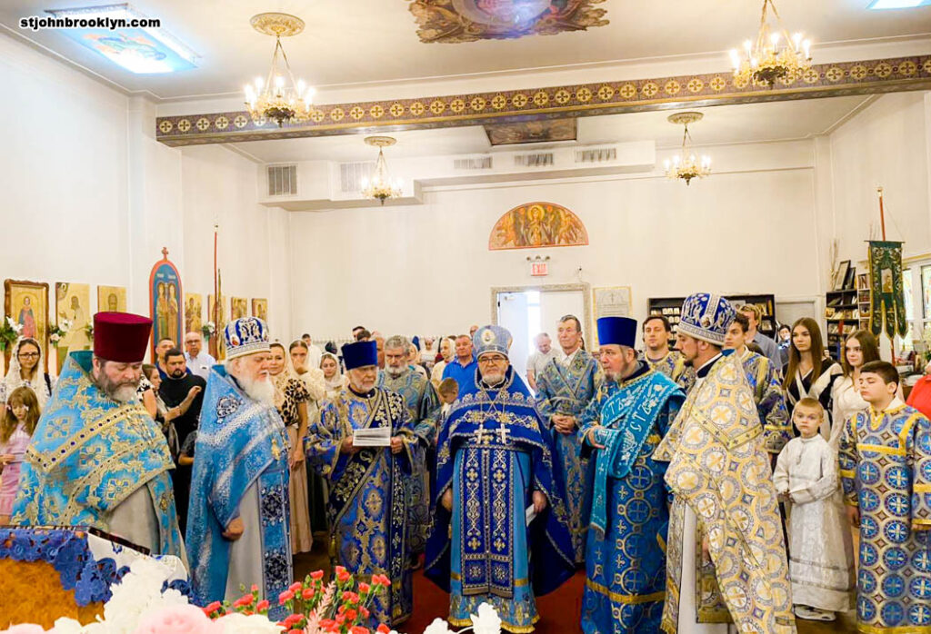 Успение Пресвятой Богородицы в православной церкви в Бруклине
