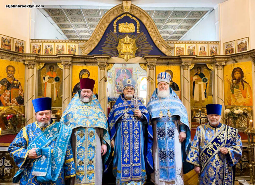 Успение Пресвятой Богородицы в православной церкви в Бруклине