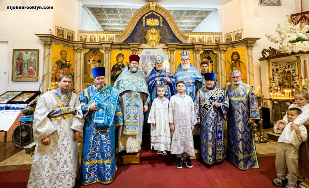 Успение Пресвятой Богородицы в православной церкви в Бруклине