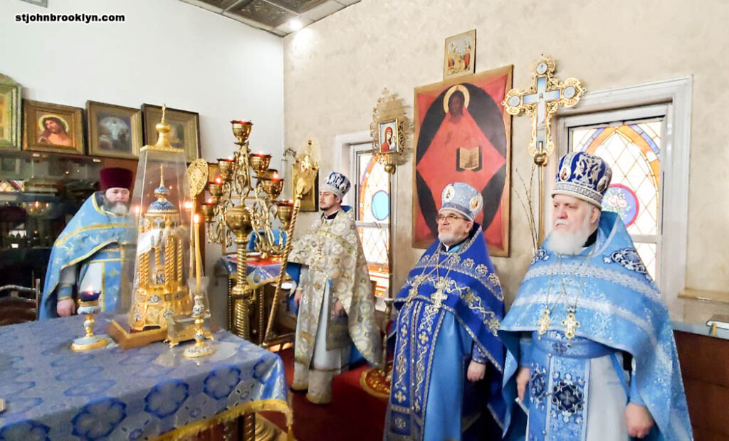 Праздник Покрова Божией Матери отметили в православной церкви в Бруклине