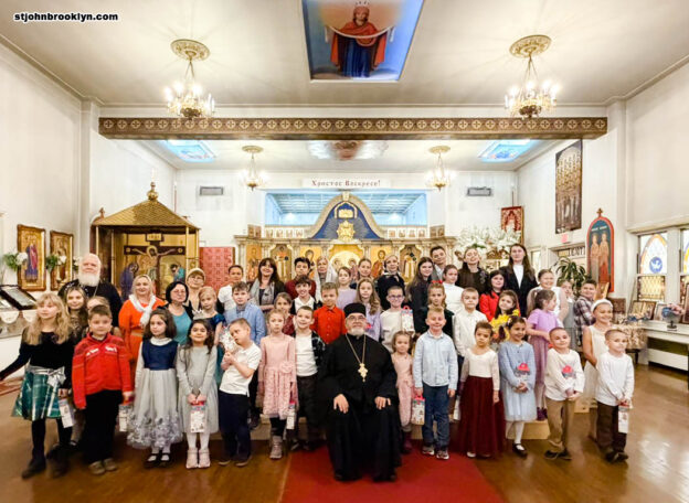 Воспитанники детской православной школы в Бруклине подготовили концерт ко дню святого Николая