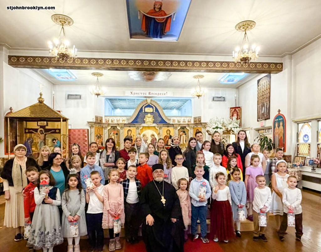 Воспитанники детской православной школы в Бруклине подготовили концерт ко дню святого Николая