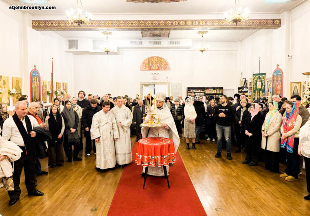 Праздничными богослужениями в Иоанно-Предтеченском соборе в Бруклине отметили Рождество Христово