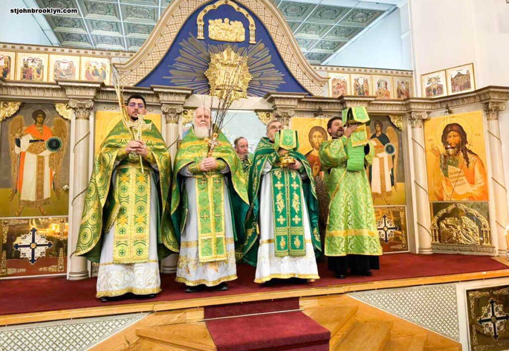 Праздник Входа Господня в Иерусалим молитвенно отметили в православной церкви в Бруклине