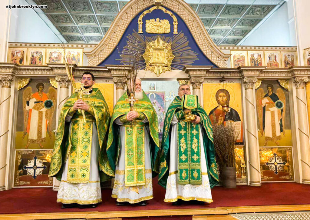Праздник Входа Господня в Иерусалим молитвенно отметили в православной церкви в Бруклине