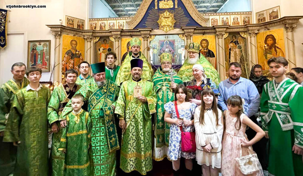 Праздник Входа Господня в Иерусалим молитвенно отметили в православной церкви в Бруклине