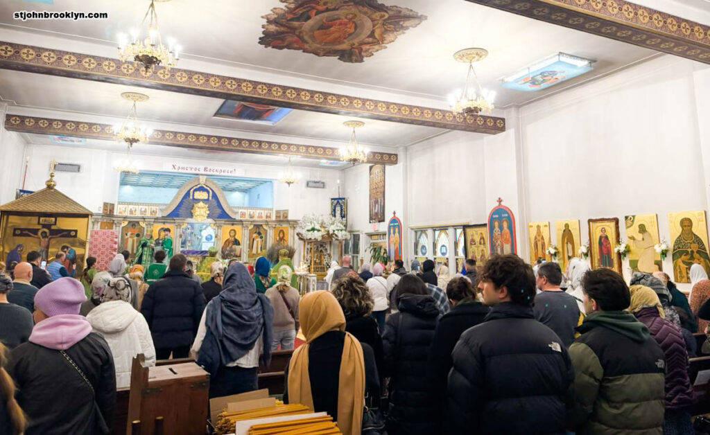 Праздник Входа Господня в Иерусалим молитвенно отметили в православной церкви в Бруклине