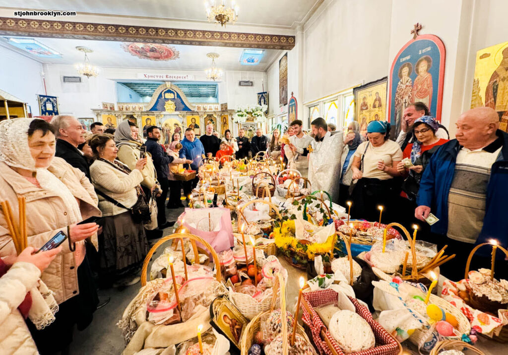 Пасха в православной церкви в Бруклине