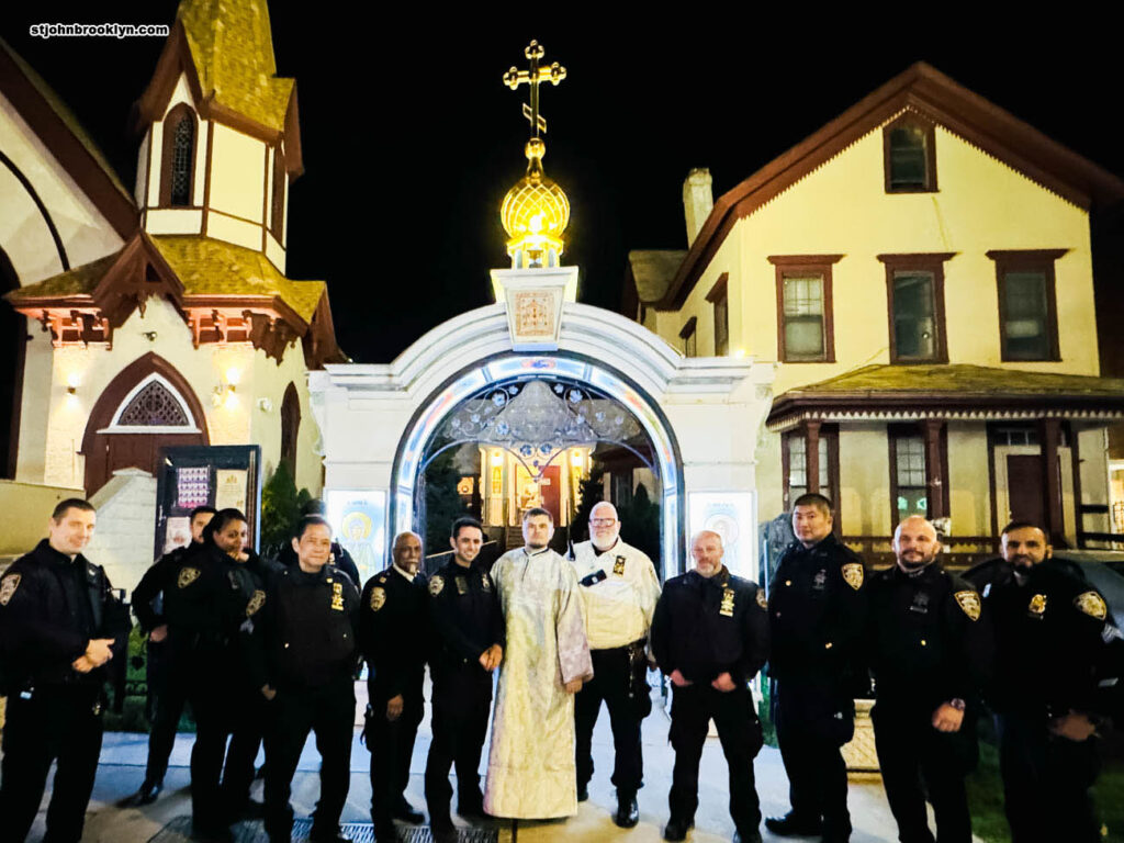 Староста Иоанно-Предтеченского собора Иван Беля поблагодарил полицию за организацию проведения Крестного хода и праздника Пасхи в Нью-Йорке