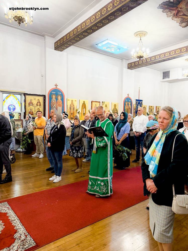 В Иоанно-Предтеченском соборе в Бруклине молитвенно отметили праздник Святой Троицы — Пятидесятницу