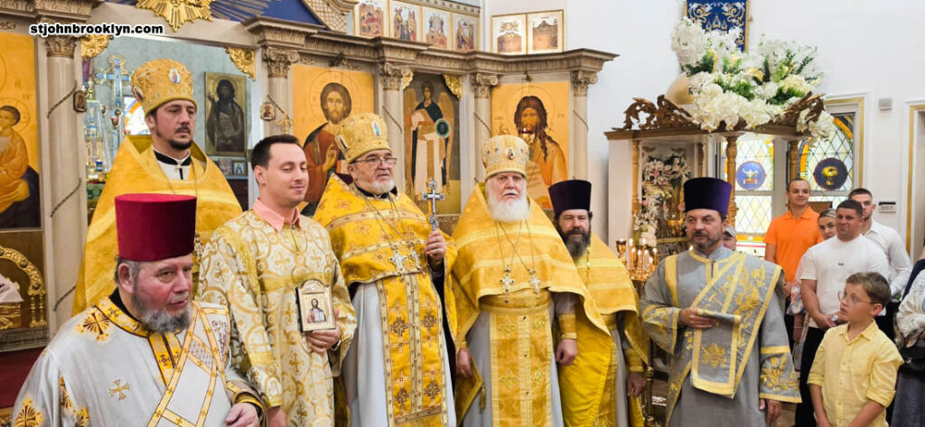 Православная церковь в Бруклине: Божественная литургия в 7-ю неделю по Пятидесятнице