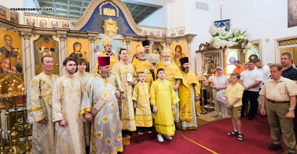 Православная церковь в Бруклине: Божественная литургия в 7-ю неделю по Пятидесятнице