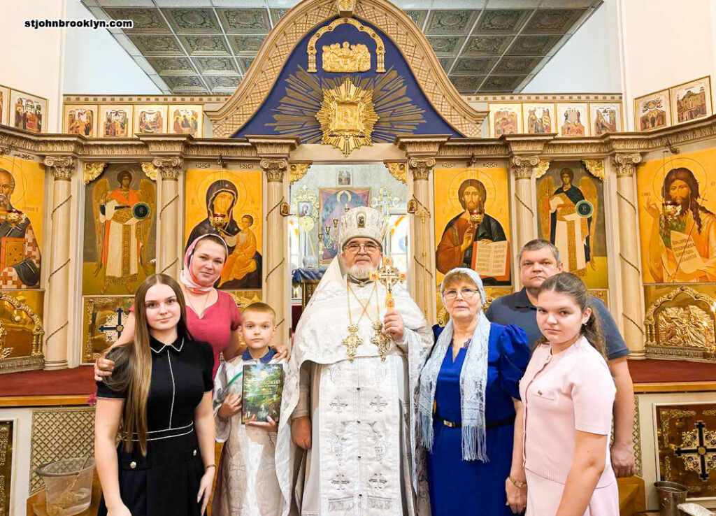 Богослужения праздника Преображения Господня совершили в православной церкви в Бруклине