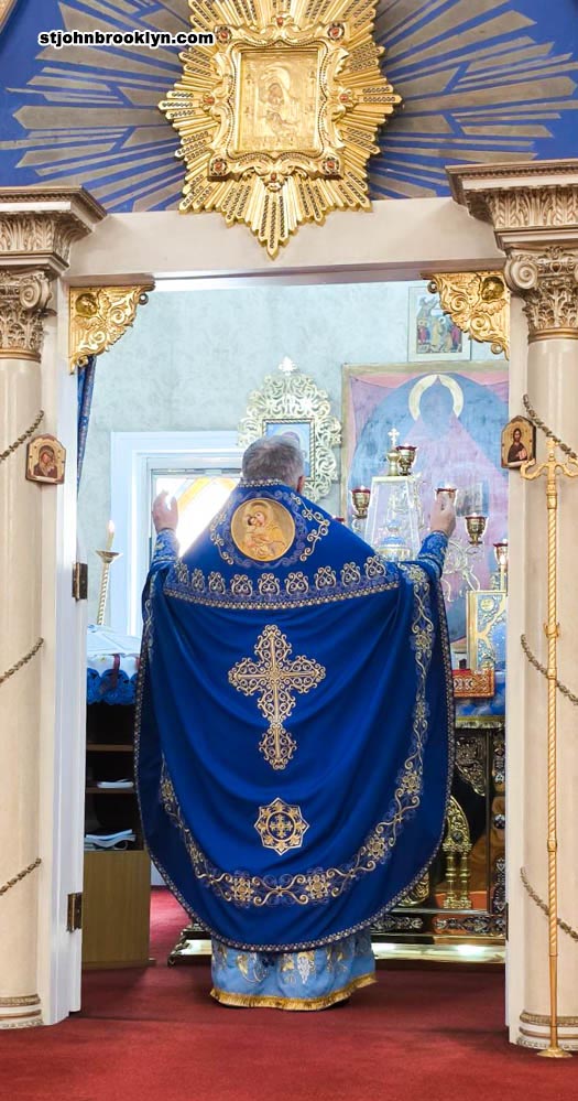 Праздник Успения Пресвятой Богородицы отметили в православном соборе в Бруклине