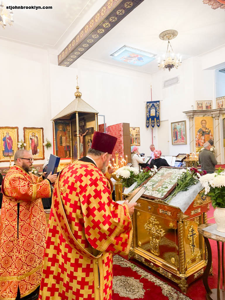 Праздник Воздвижения Креста Господня отметили в православном соборе в Бруклине