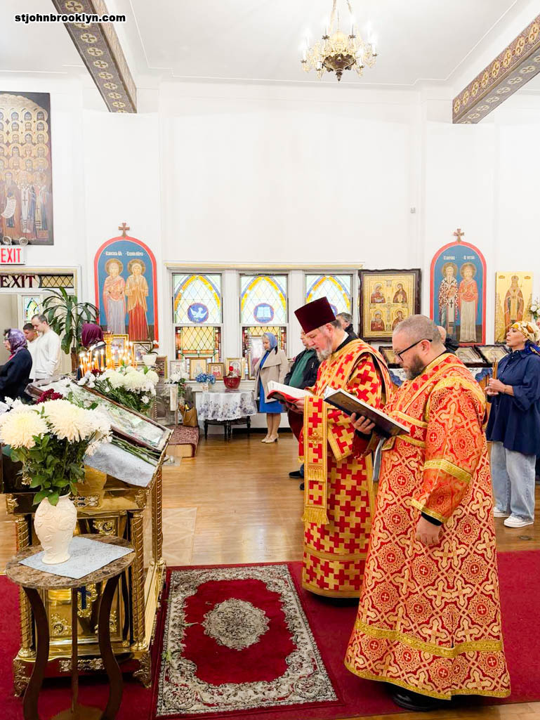Праздник Воздвижения Креста Господня отметили в православном соборе в Бруклине