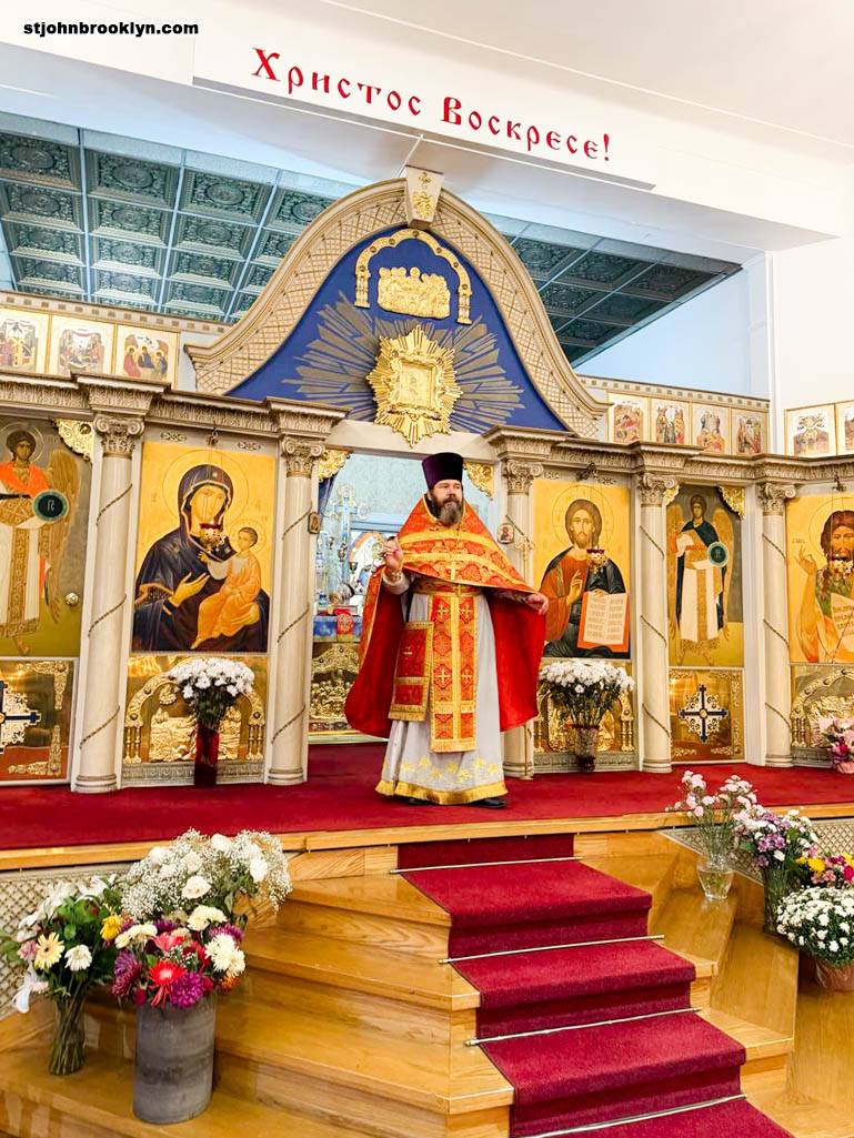 Праздник Воздвижения Креста Господня отметили в православном соборе в Бруклине