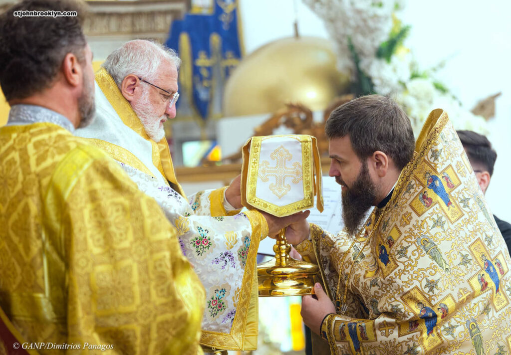 Архиепископ Елпидофор и архимандрит Александр (Беля)