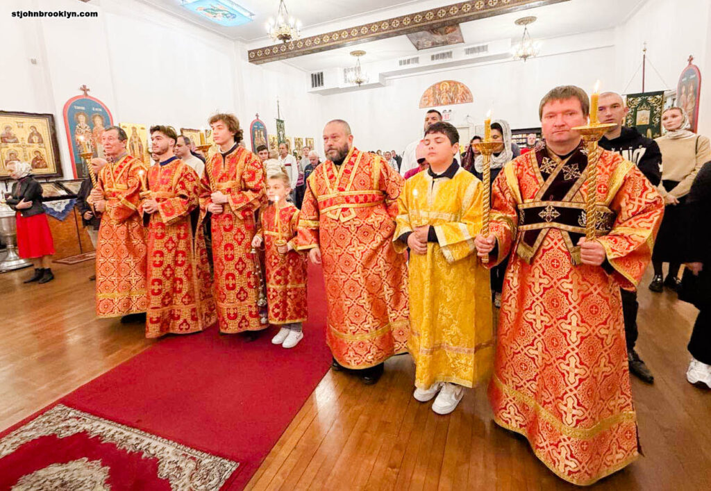 Праздник Воздвижения Креста Господня отметили в православном соборе в Бруклине