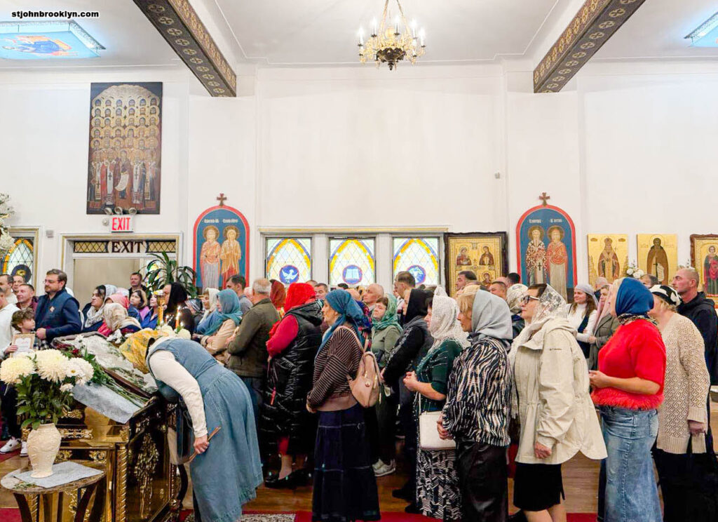 Праздник Воздвижения Креста Господня отметили в православном соборе в Бруклине