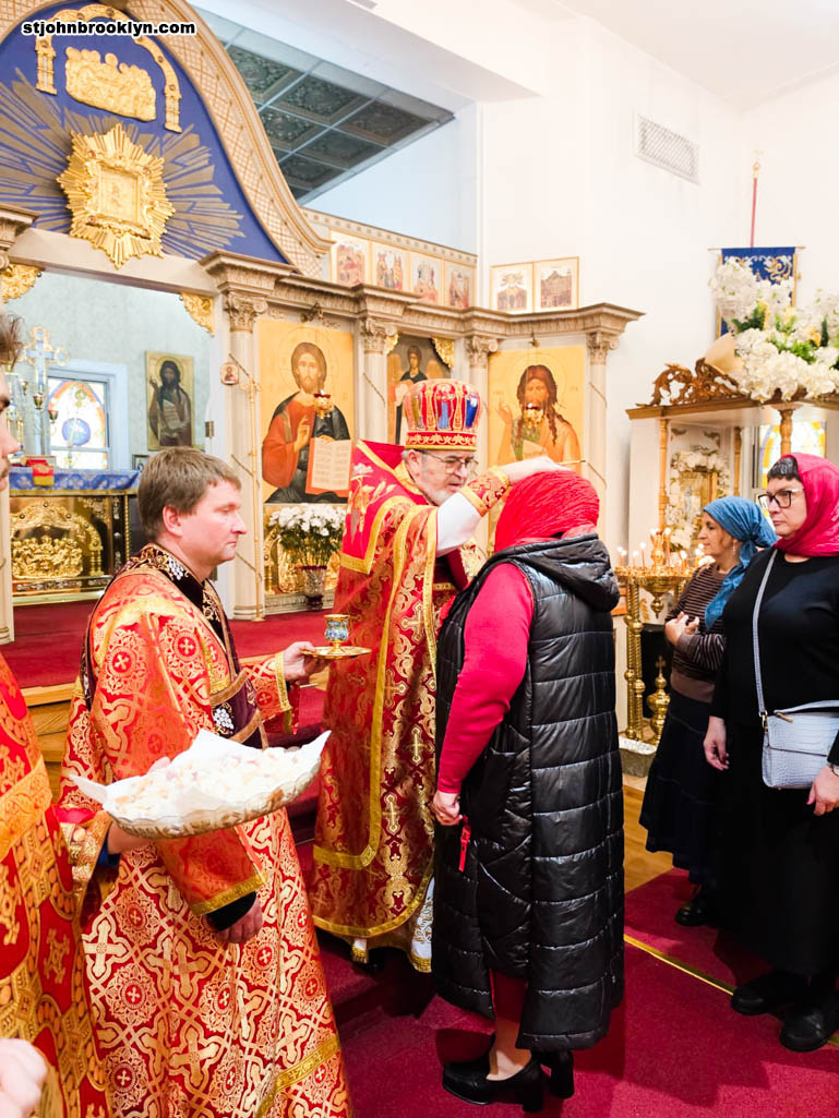 Праздник Воздвижения Креста Господня отметили в православном соборе в Бруклине