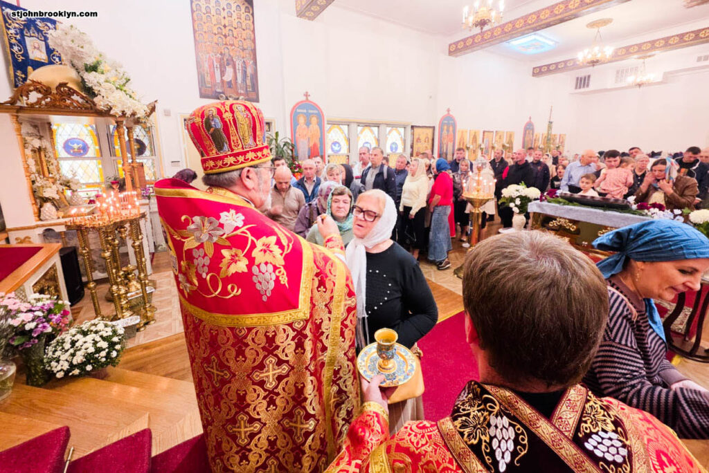 Праздник Воздвижения Креста Господня отметили в православном соборе в Бруклине